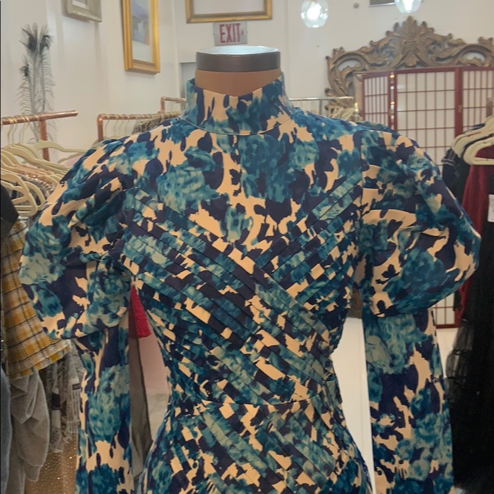 Dress - Picture 2 of 5
